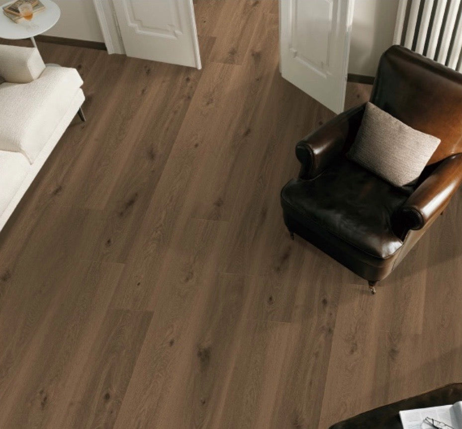 Royce Choco SPC – Pavimento Vinilico Effetto Legno Marrone
